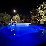 Seaturtle House Paralimni